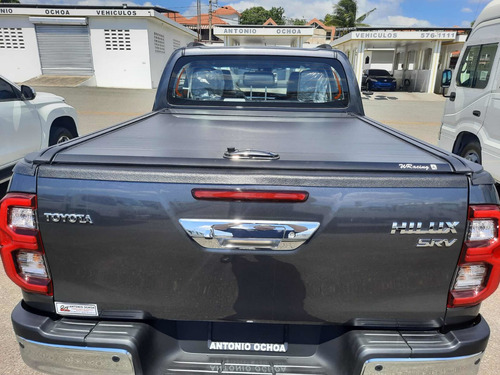 Imagen 4 de 9 de Toyota Hilux. Srv-tss. 2023