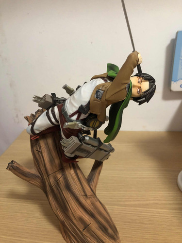 Figura De Acción Levi Ackerman Ataque A Los Titanes Pvc