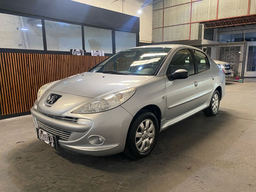 Peugeot 207 1.4 Sedan Xs