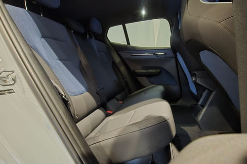 Volvo EX30 Core E40