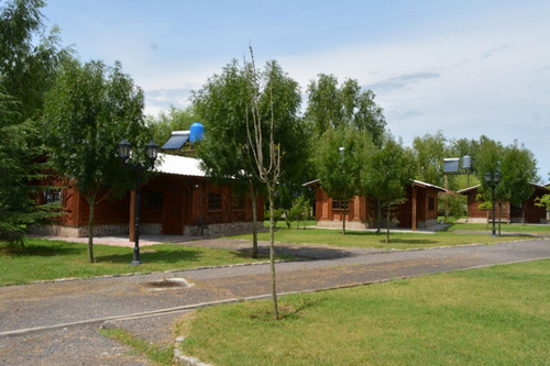 Imagen 18 de 30 de Venta De Hermoso Complejo De Cabañas Con Galpón En Guernica