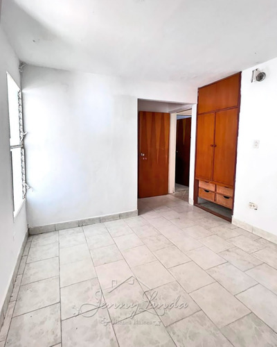 Venta Urb. La Macarena, Palo Negro, Casa 136 Metros Estado Aragua Conjunto Cerrado