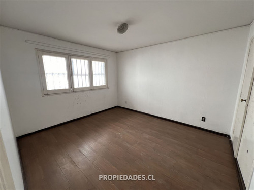 Casa En Venta De 3 Dorm. En Ñuñoa