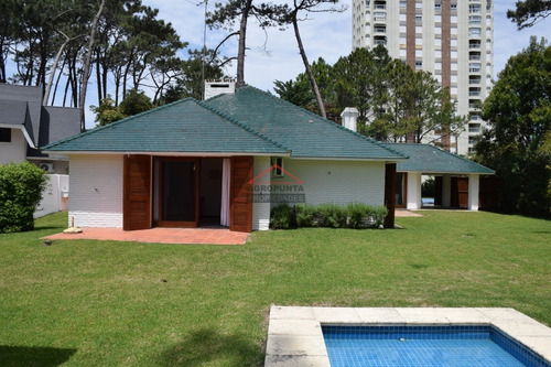 Casa En Roosevelt, 3 Dormitorios *- Ref: 3277