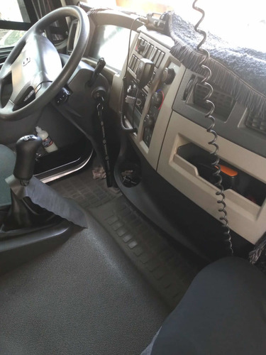 Imagem 9 de 14 de Volvo Vm 270