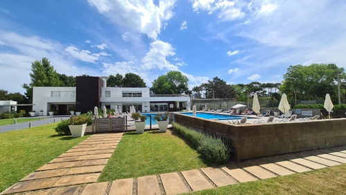 Imagen 2 de 14 de La Mejor Piscina Climatizad, Punta Del Este. Julio U$s 99.