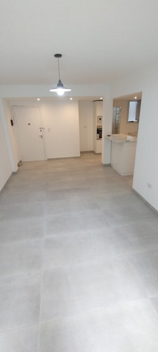 Venta - Belgrano Chico Departamento De 4 Ambientes Al Frente Con Balcón Baño Y Toilette - Refaccionado A Nuevo - A Metros De Av. Del Libertador Y Cercano A Los Bosques De Palermo