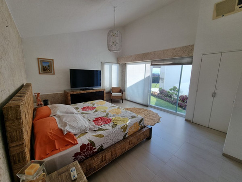 Hermosa Casa En Venta En Colinas De Santa Fe, Morelos