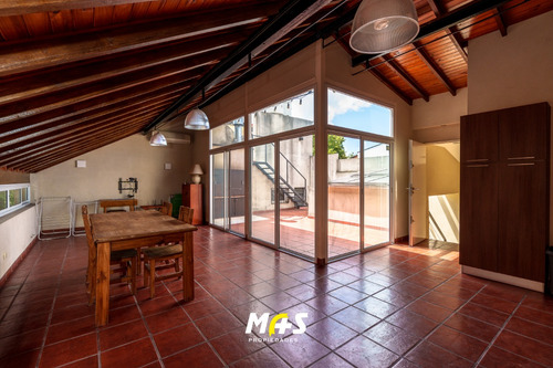 Villa Del Parque. Casa En Venta 5 Amb. Gge. Quincho Impecable!
