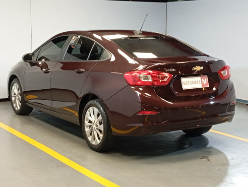 Chevrolet Cruze II 1.4 Sedan Lt