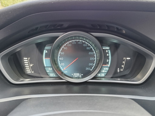 Volvo V40 2014