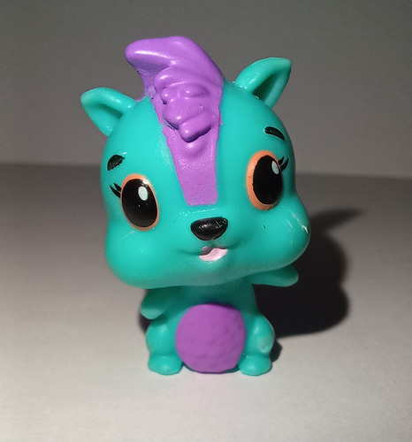 Figura Hatchimals Forest Blue Skunkle Zorrillo Azul (Usado)