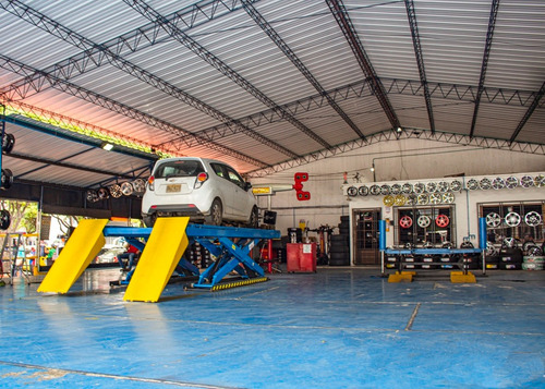 Imagen 2 de 11 de Serviteca Terminal Llantas Sas
