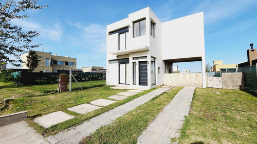 Imagen 30 de 30 de Casa 4 Ambientes Venta Barrio Cerrado Laguna Azul