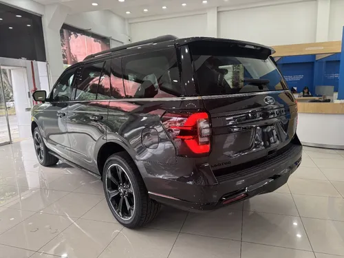 Ford Expedition Stealth Performance 2024