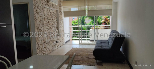 Apartamento En Alquiler En Boleita Norte Cda 24-20506 Yf