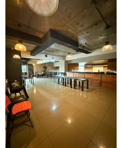 Arriendo Local Comercial Céntrico Dos Pisos Para Restaurant