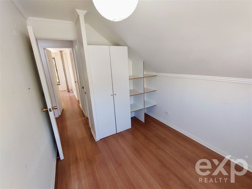 Casa En Arriendo De 3d Y 3b En Limache. Metro A 8 Cuadras.