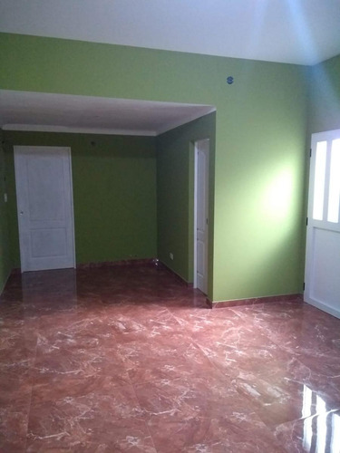 Casa En Venta - 4 Dormitorios 3 Baños - Local - 257mts2 - San Luis
