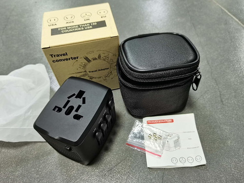 El Convertidor De Voltaje Del Adaptador De Viaje Internacion