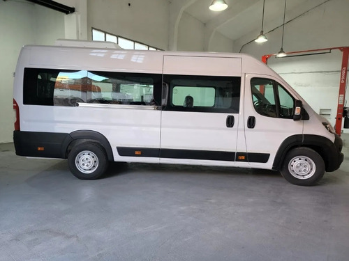 Imagen 2 de 17 de Peugeot Boxer Premium 2.2 Hdi L4 H2 Mini Bus 17+1 - Sm