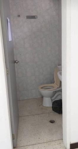Imagen 5 de 6 de Oficinas En Alquiler