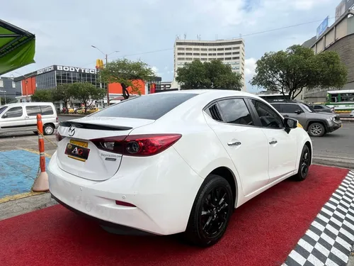Mazda 3 TOURING 2.0 AT