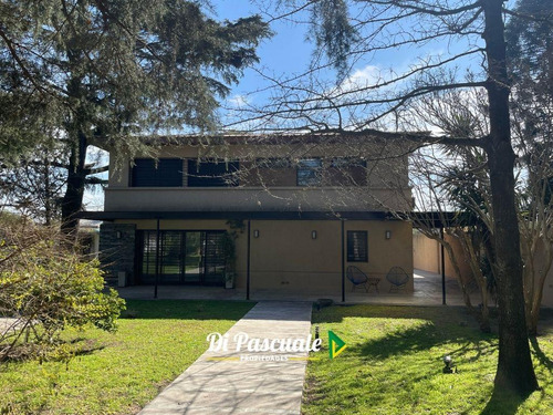 Venta Casa Quinta Con Quincho, Galería, Pileta Y Segunda Vivienda - La Reja Sur
