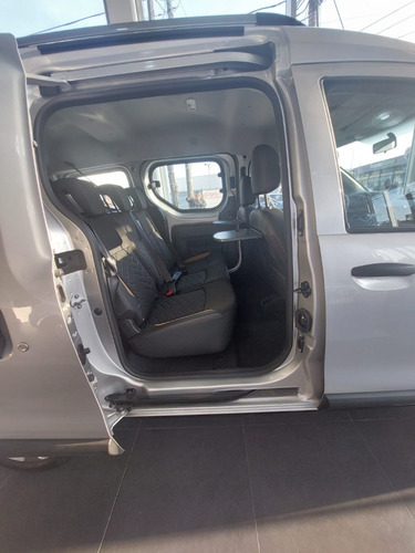 Imagen 13 de 18 de Renault Kangoo Stepway 1.6