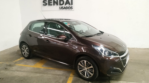 Imagen 13 de 25 de Peugeot 208 Feline