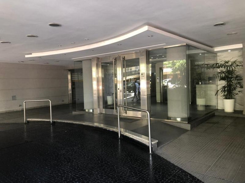 Venta De 4 Ambientes Con Cochera En Caballito. Vista A Pulmón De Manzana