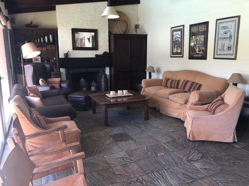 Muy Linda Casa En Carrasco Norte En Venta