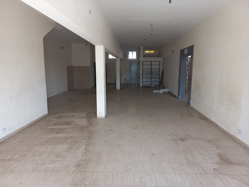 Imagen 2 de 7 de Local 210 Mts2 Y 150mts2
