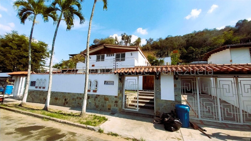 Colinas De Los Ruices !! Espectacular Quinta Tipo Club, 560 M2 Terreno, 514 M2 Const., 5 Hab, 6 Baños, 5 Pe, Piscina, Bar, Sala De Pool, Caminerías, Bellas Áreas Verdes Y Sociales. Verdadera Joya !!