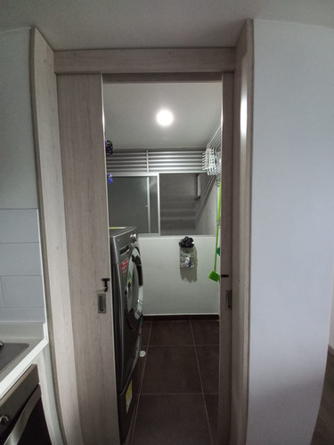 Apartamento En Venta En La Av Alberto Mendoza - Manizales (279056488).