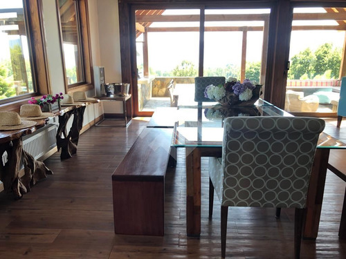 Casa En Venta De 6 Dorm. En Pucón