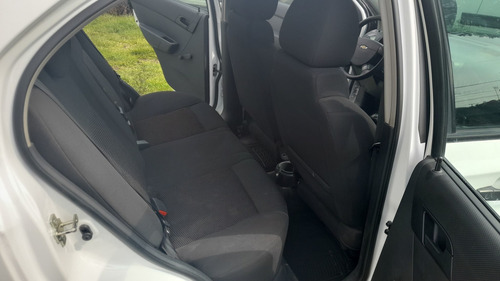 Imagen 12 de 15 de Chevrolet Aveo 2018 1.6 Ls Mt
