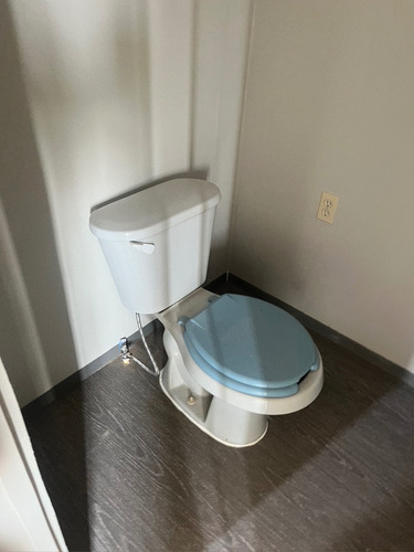 Renta Caseta Camper Traila Remolque Oficina Móvil C/ Wc P/18