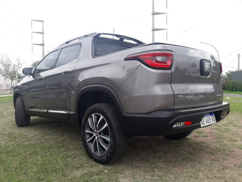 Imagen 7 de 19 de Fiat Toro Volcano 4x4