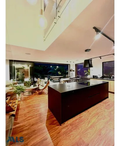 Casa Completamente Remodelada En El Campestre(mls#255908)
