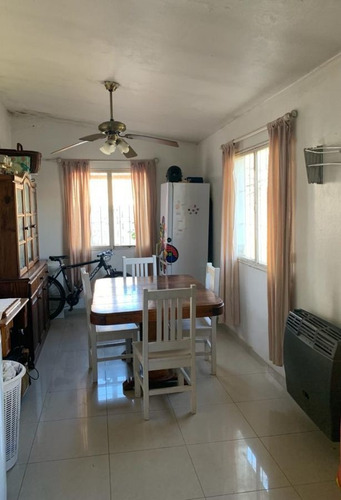Imagen 2 de 14 de Venta - Casa Malvinas Argentinas 1410