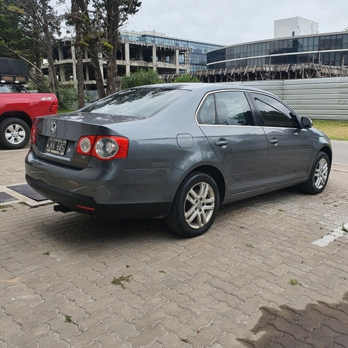 Volkswagen Vento 1.9 I Advance 2010