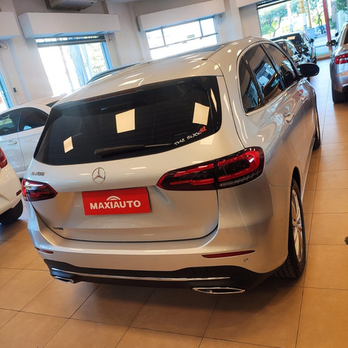 Imagen 6 de 12 de Mercedes Benz B200 Progressive