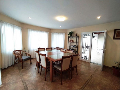 Casa En Venta En Argüello | Una Planta