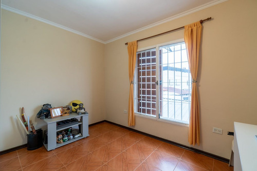 Venta De Casa 6 Ambientes En V. Tesei Apto Credito