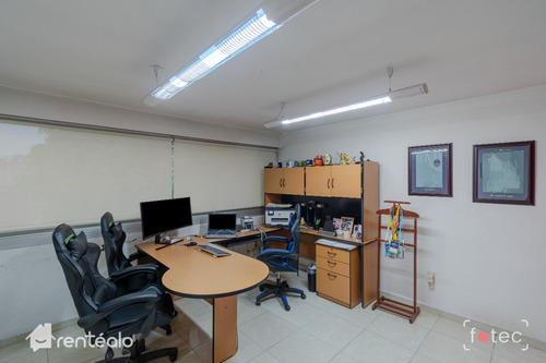 Amplia Bodega Con Montacargas Y Oficinas En Venta , Churubusco, Cdmx