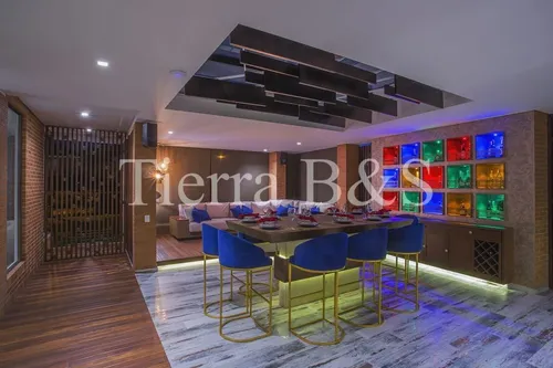 ¡espléndida Casa De Lujo En San Simón: 470m² En Lote De 1720m², 3 Años De Remodelación!