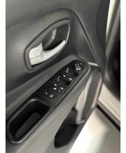 Jeep Renegade 1.3 T270 TURBO FLEX LONGITUDE AT6