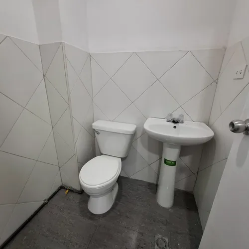 Local Comercial En Alquiler