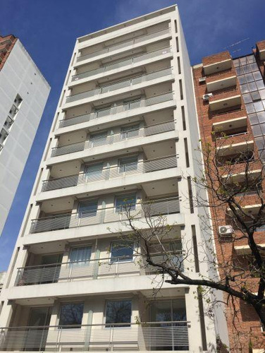 Piso De 3 Dormitorios En Venta | Calle 12 Entre 44 Y 45